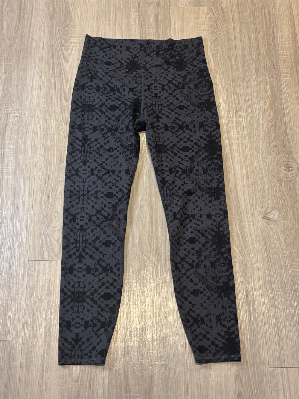 Vuori Studio Printed Legging, Charcoal Shibori - Picture 3 of 16